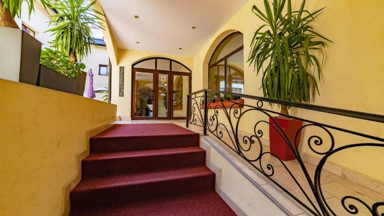 Hotel Trianon Bucureşti Exterior foto