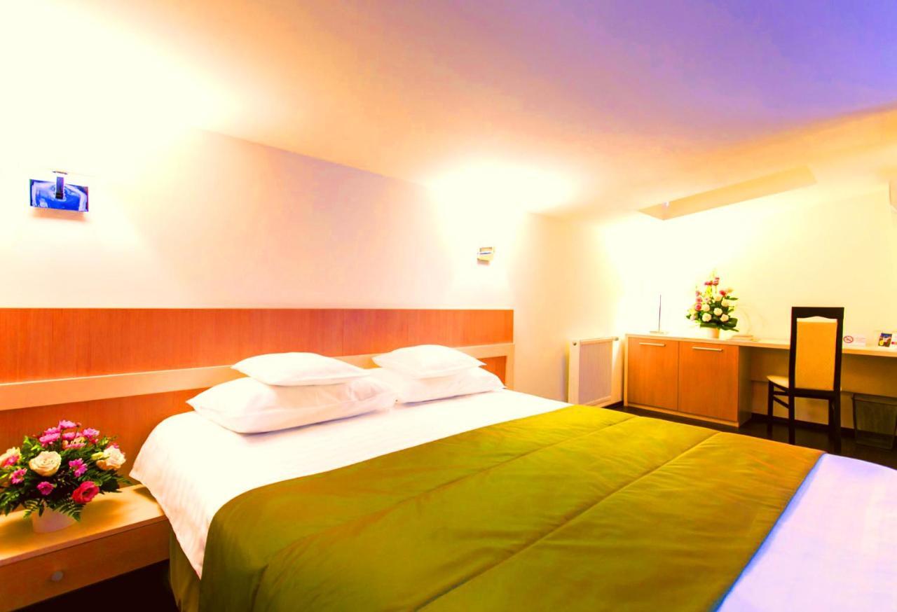 Hotel Trianon Bucureşti Cameră foto